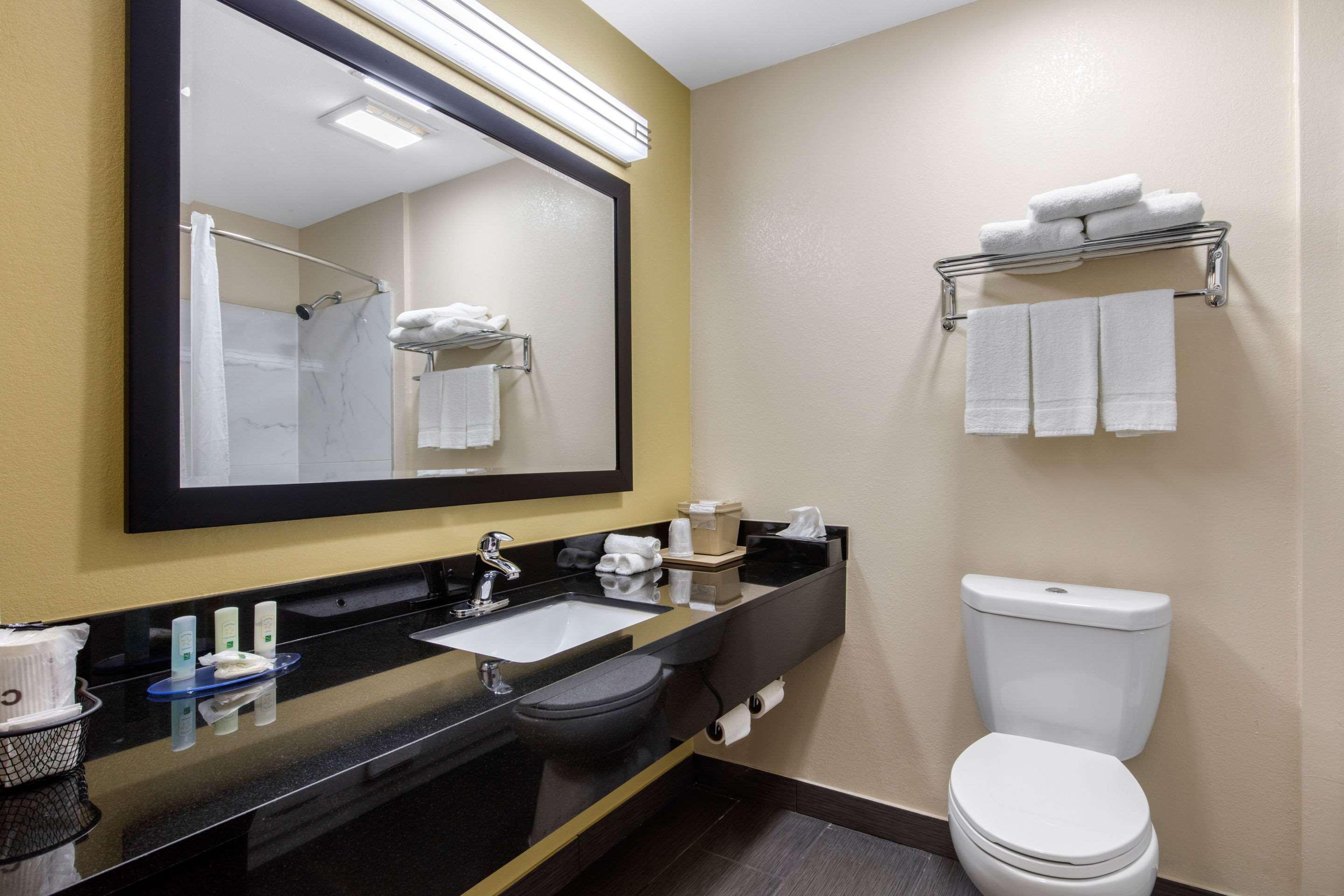 Quality Inn Cadiz Exterior foto