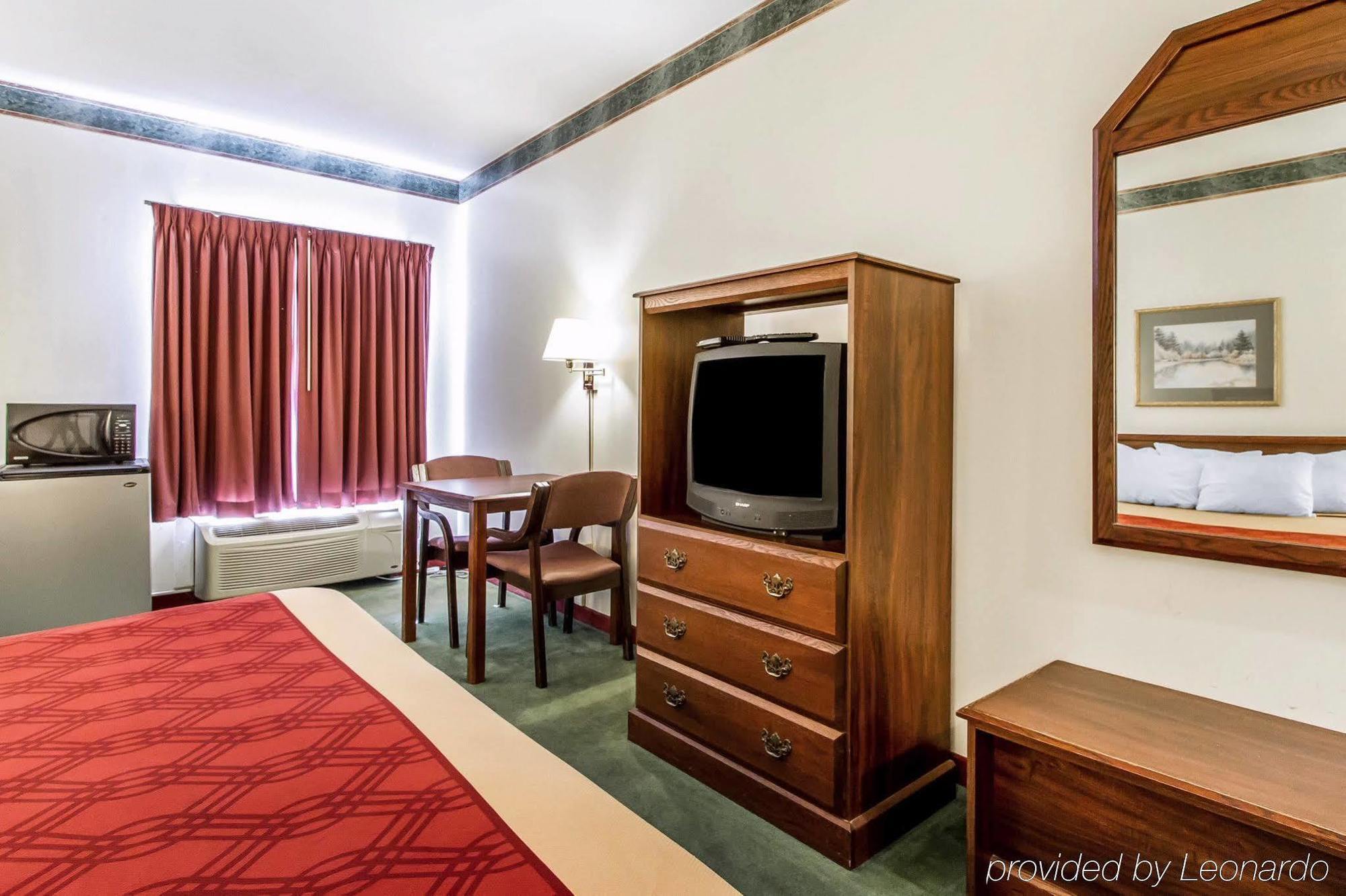 Quality Inn Cadiz Exterior foto